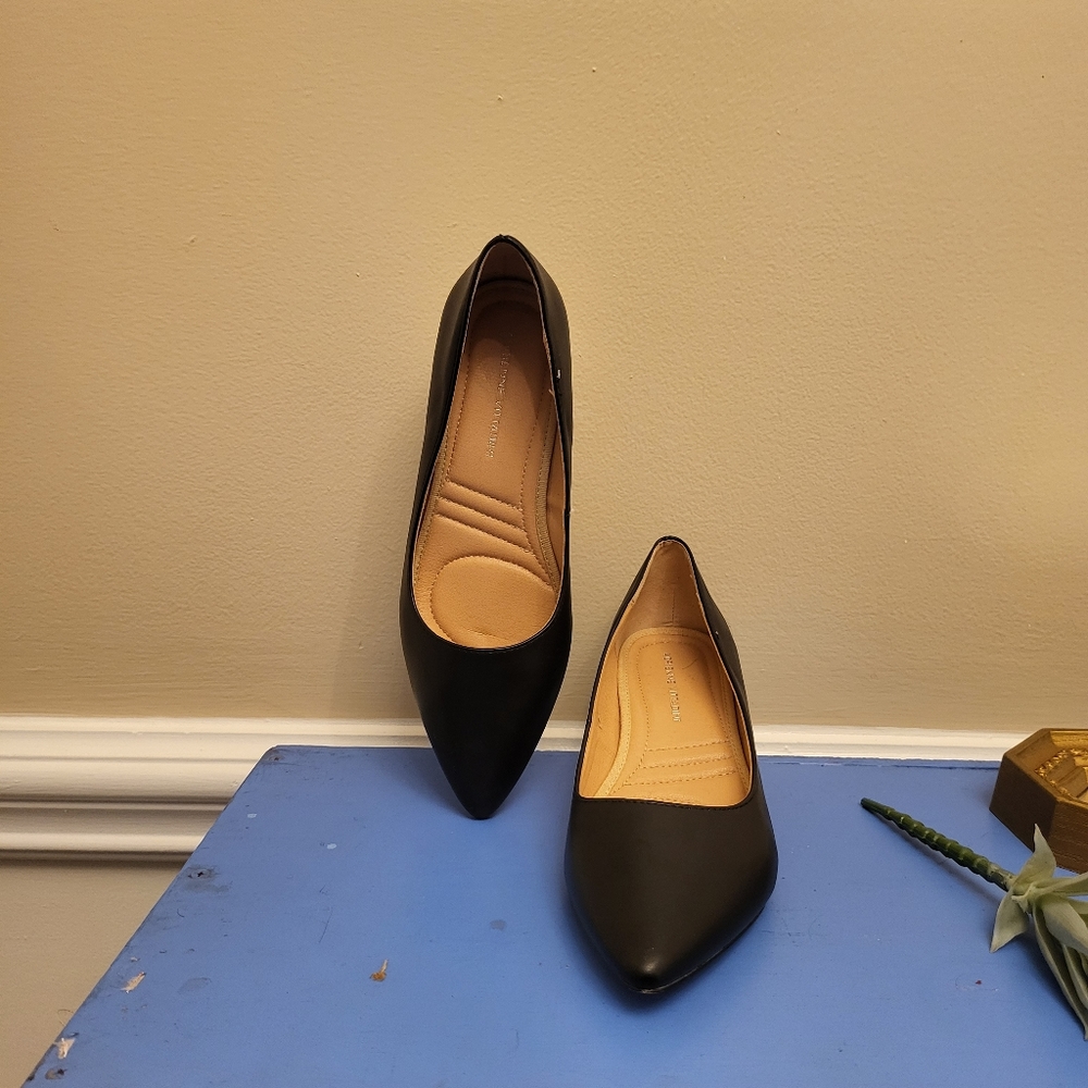 Vegan leather cutout pumps LNWB Floral Accent Heels - Picture 7 of 7